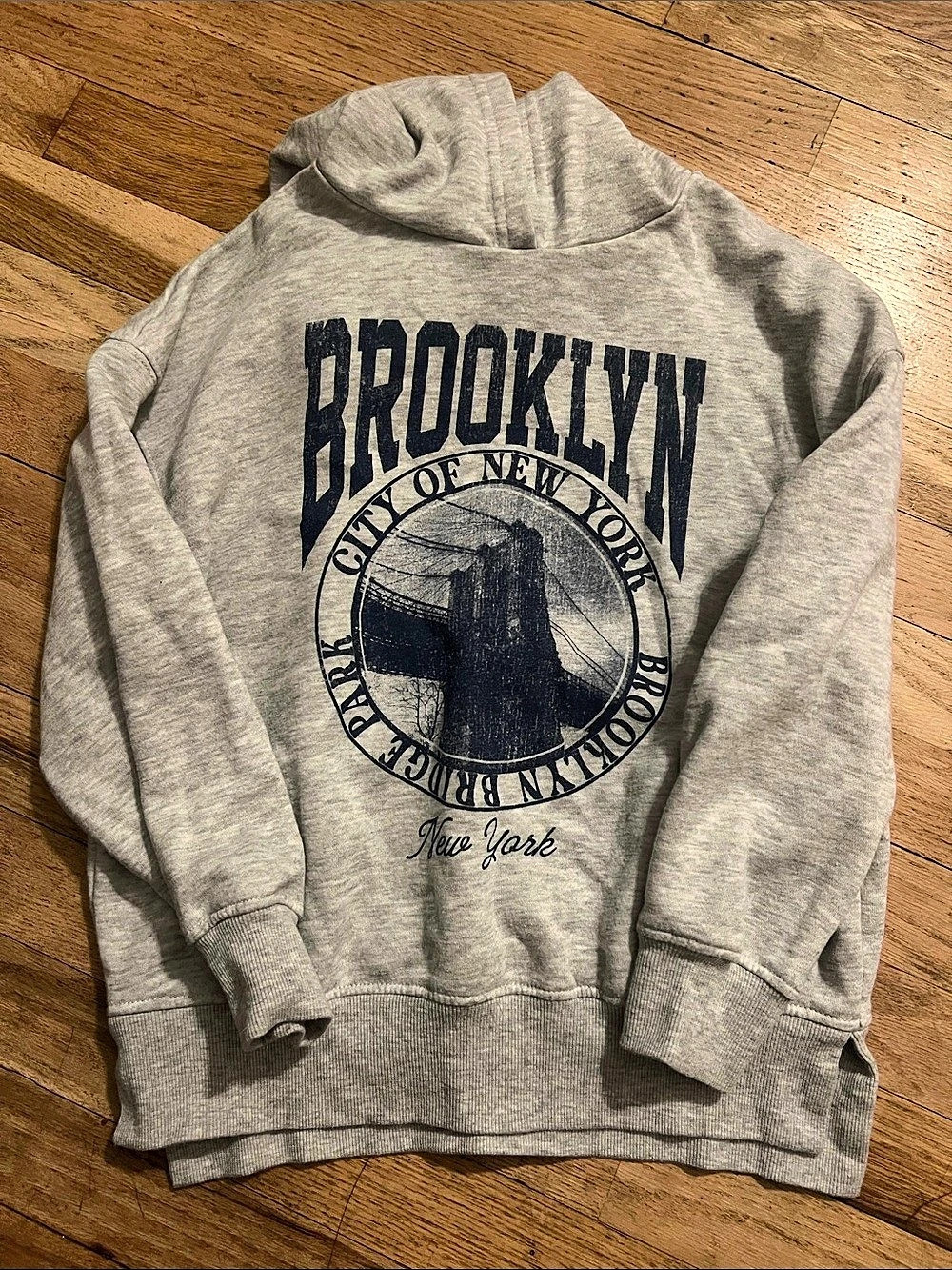 art class Brooklyn City of New York Graphic Fleece Hoodie Gray Girls/boys Small